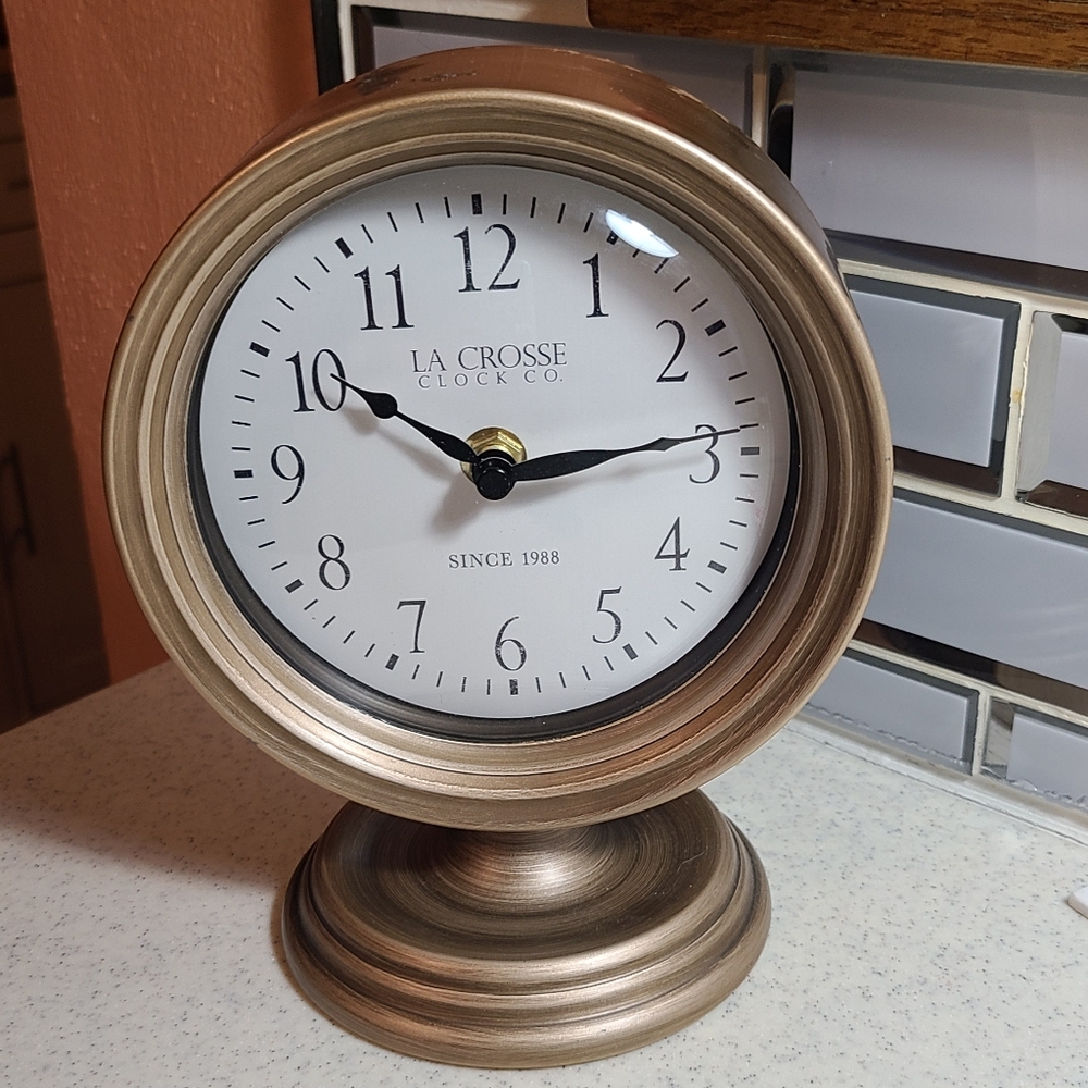 LaCrosse Table Clock - Picture 11 of 13